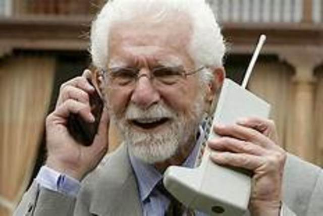 Primera Llamada telefónica desde un dispositivo móvil