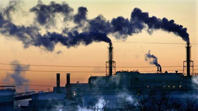 consumo desmedido de bienes y servicios