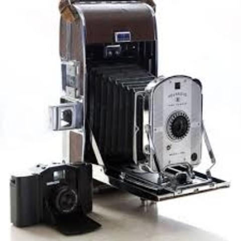 Eastman Invents Easy to use Camera