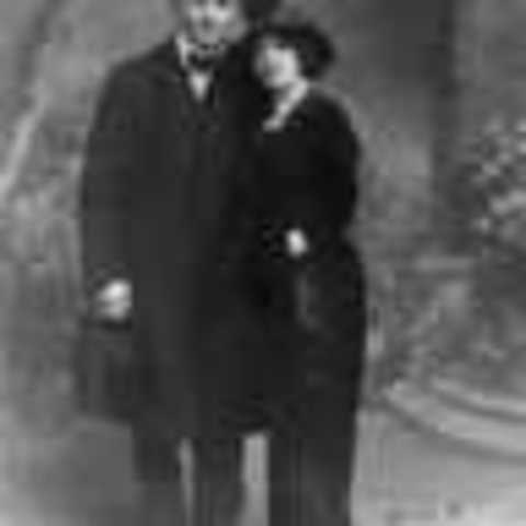 Harry Houdini Gets Married