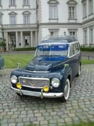 VOLVO, modelo P4