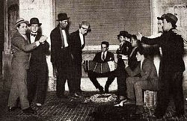 DESARROLLISMO Y AUTORITARISMO (1966-1982)