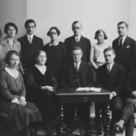 Création du Bureau international de l'éducation (Genève)