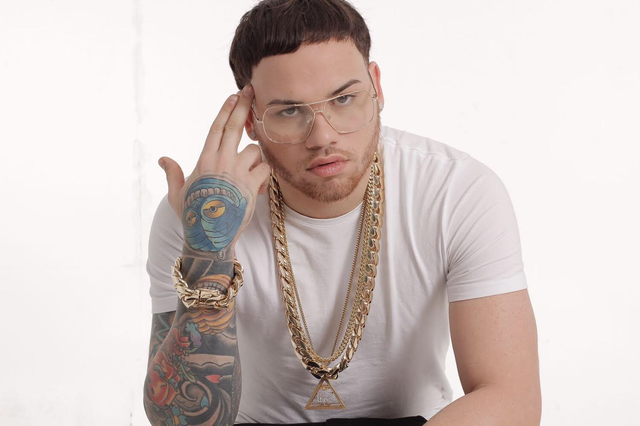 Posición #4  de la prestigiosa Revista Billboards