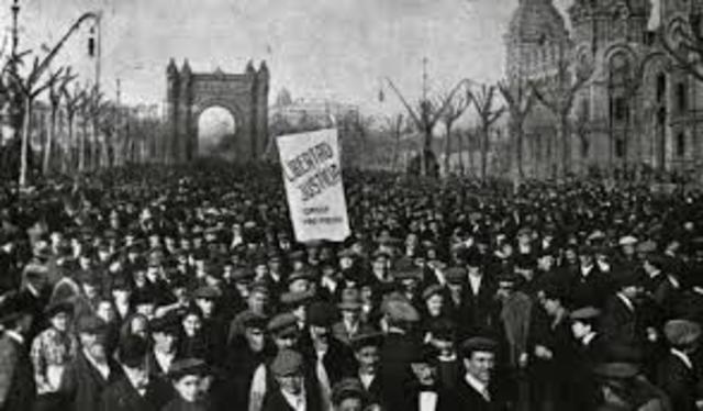 Triple crisis. Huelga general. Juntas militares. Asamblea parlamentaria.