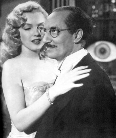 Participó como actriz en: Amor en conserva.