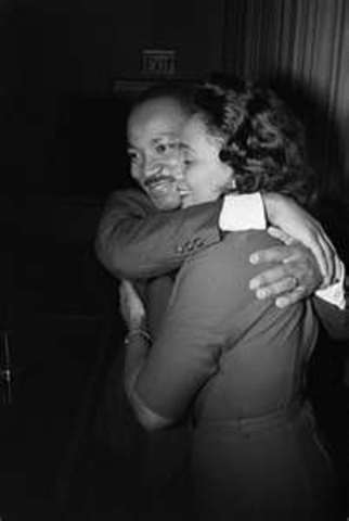 Marries Coretta Scott