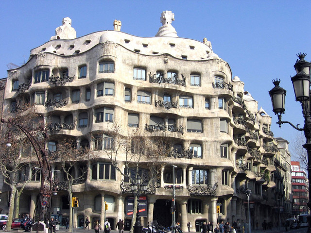 La pedrera o la casa Milà