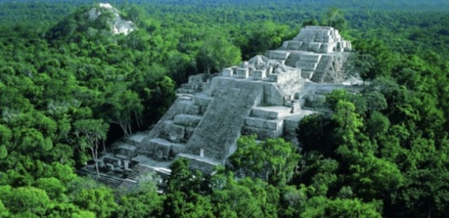 El mirador de Tikal (600 v.C tot 100 n.C.)