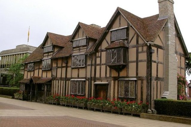 Shakespeare Returns to Stratford-upon-Avon