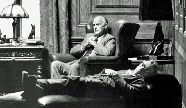 Los psicólogos clínicos desempeñaban con mayor frecuencia funciones terapéuticas, además de la función psicodiagnóstica tradicional