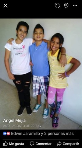 con mis hermanas después del regreso de mi mama de panama