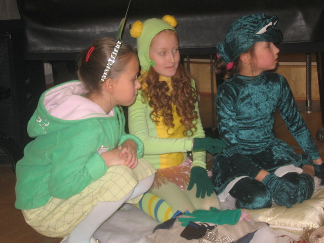 роль лягушки в спектакле "Буратино"