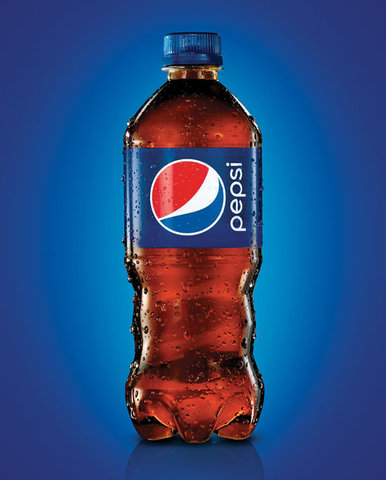 Pepsi lanza la primera botella de plástico en la historia.