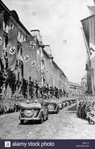 Nazis en campaña en las calles de Berlín