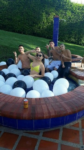 Día de piscina con mis primos