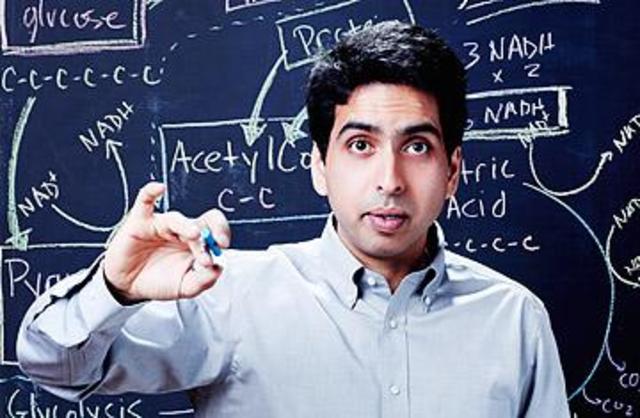 Comienza a ayudar a su prima Nadia a distancia