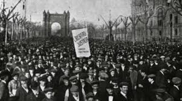 Triple crisis. Huelga general. Juntas militares. Asamblea parlamentaria.