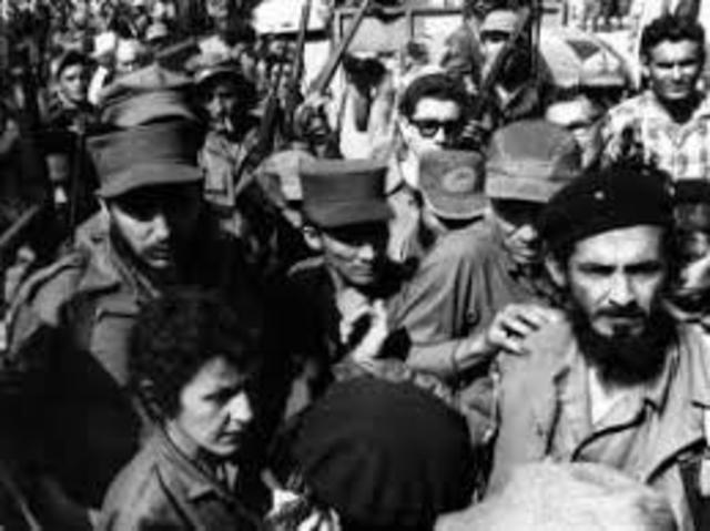 Un grupo de jóvenes de izquierda comandados por Fidel Castro asaltó sin éxito el cuartel militar de Moncada