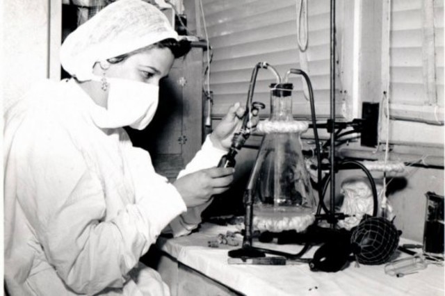 PRIMER LABORATORIO SAMPER MARTINEZ