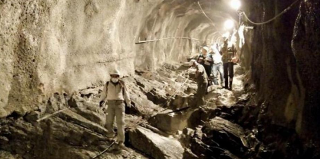 Avanza en labores de limpieza en casa de maquinas