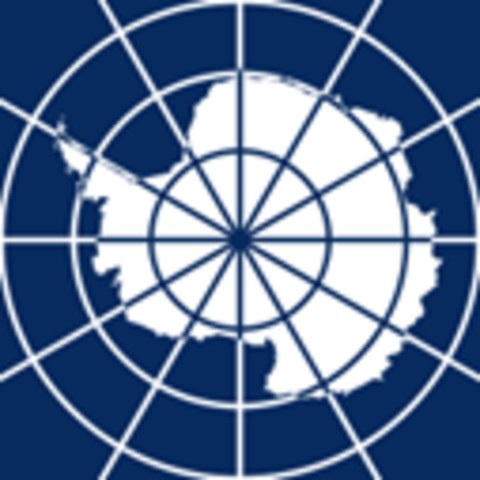 Tratado Antártico, establece la desmilitarización de la Antártida