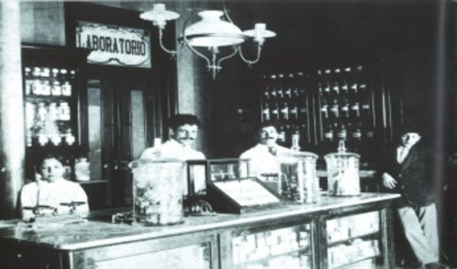 Escuela de farmacia de la Universidad Nacional de Bogotá.