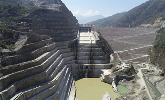 Cierre Primera Compuerta de Captacion