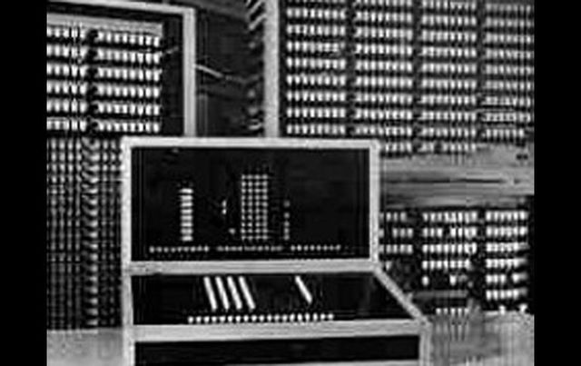 COMPUTADORA PROGRAMABLE