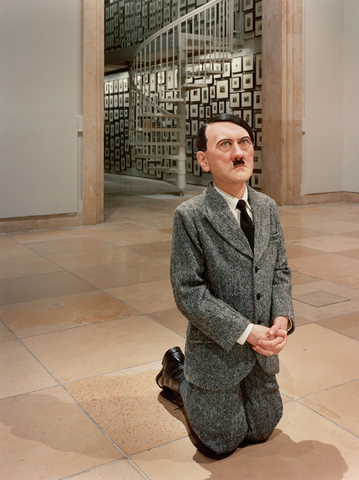 Him de Maurizio Cattelan