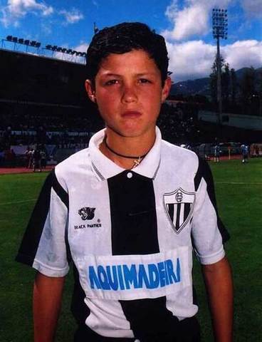 Контракт з місцевим клубом "Насьонал"