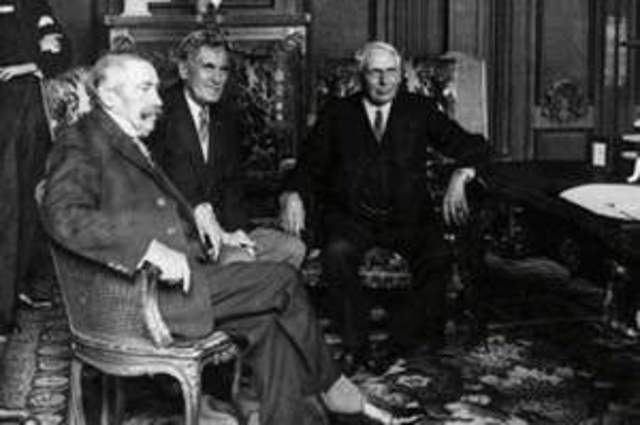 Pacto Briand-Kellogg.