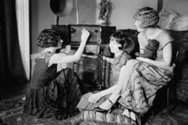 USA + 170 estaciones de radio educativas.