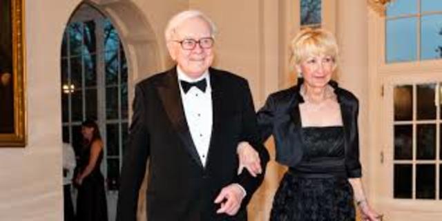 Warren buffet gets married for the first time
