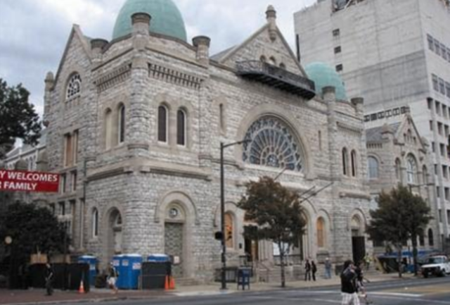 My parents got married. 7bb