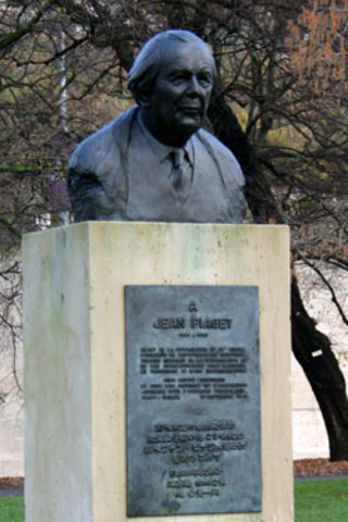 Jean William Fritz Piaget (fallecimiento)