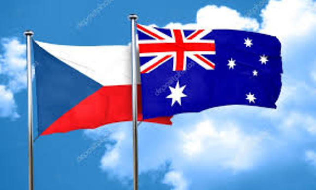 Alemania anexa a Australia y parte de Checoslovaquia al tratado.