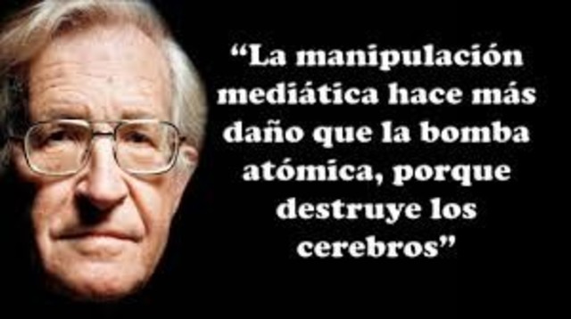 NOAM CHOMSKY (Lingüista y filosofo)