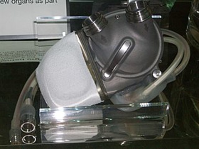 first artificial heart