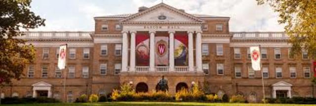 Universidad de Wisconsin establece cursos por correspondencia.