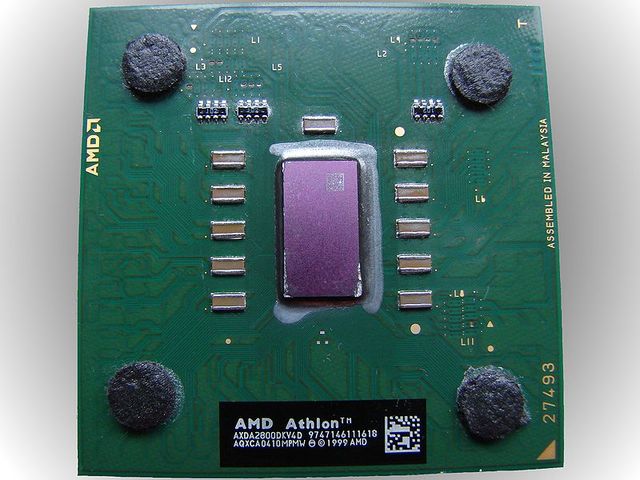 2001: El AMD Athlon XP