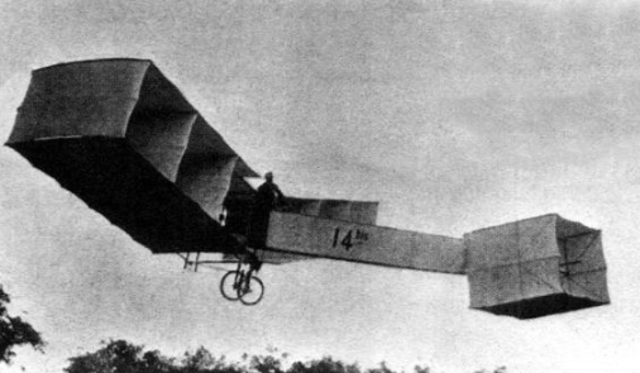 se crea el primer aeroplano