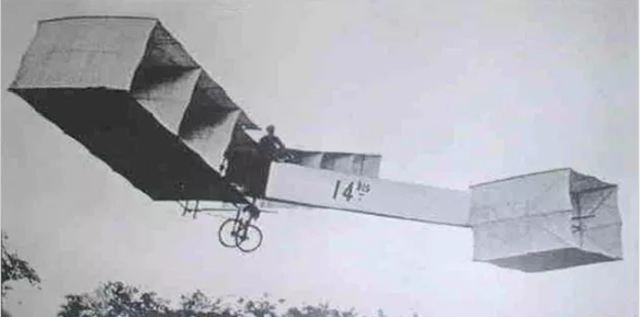 El Éole de Ader (Primer avión autopropulsado de la historia en volar)