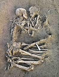 Primers enterraments