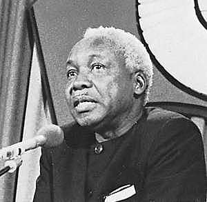 Joseph Nyerere holder tale om nykolonialisme