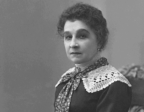 Надежда Медведева решила дать Ермоловой главную роль в своем бенефисе