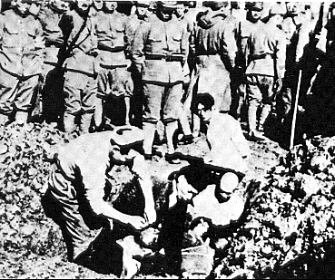 El desarrollo de la Segunda Guerra Mundial, la Guerra Fría y la caída del muro de Berlín.