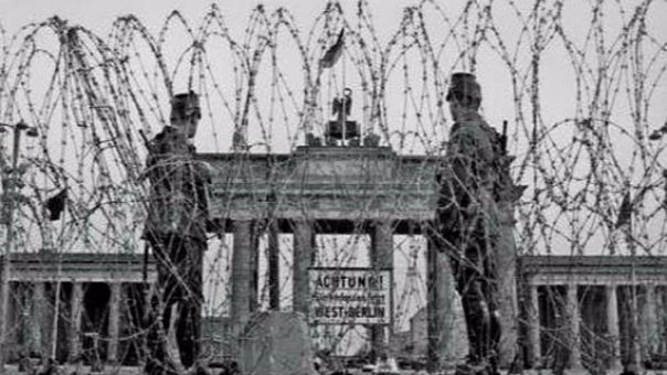 Construcción del muro de Berlín