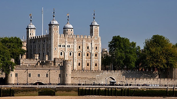 Elizabeth I is imprsioned in the Tower of London because of her rebellious plans to marry Prince Phillip of Spain.