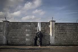 Se colocaron barreras temporales en las fronteras entre Berlín del Este y Berlín del Oeste.